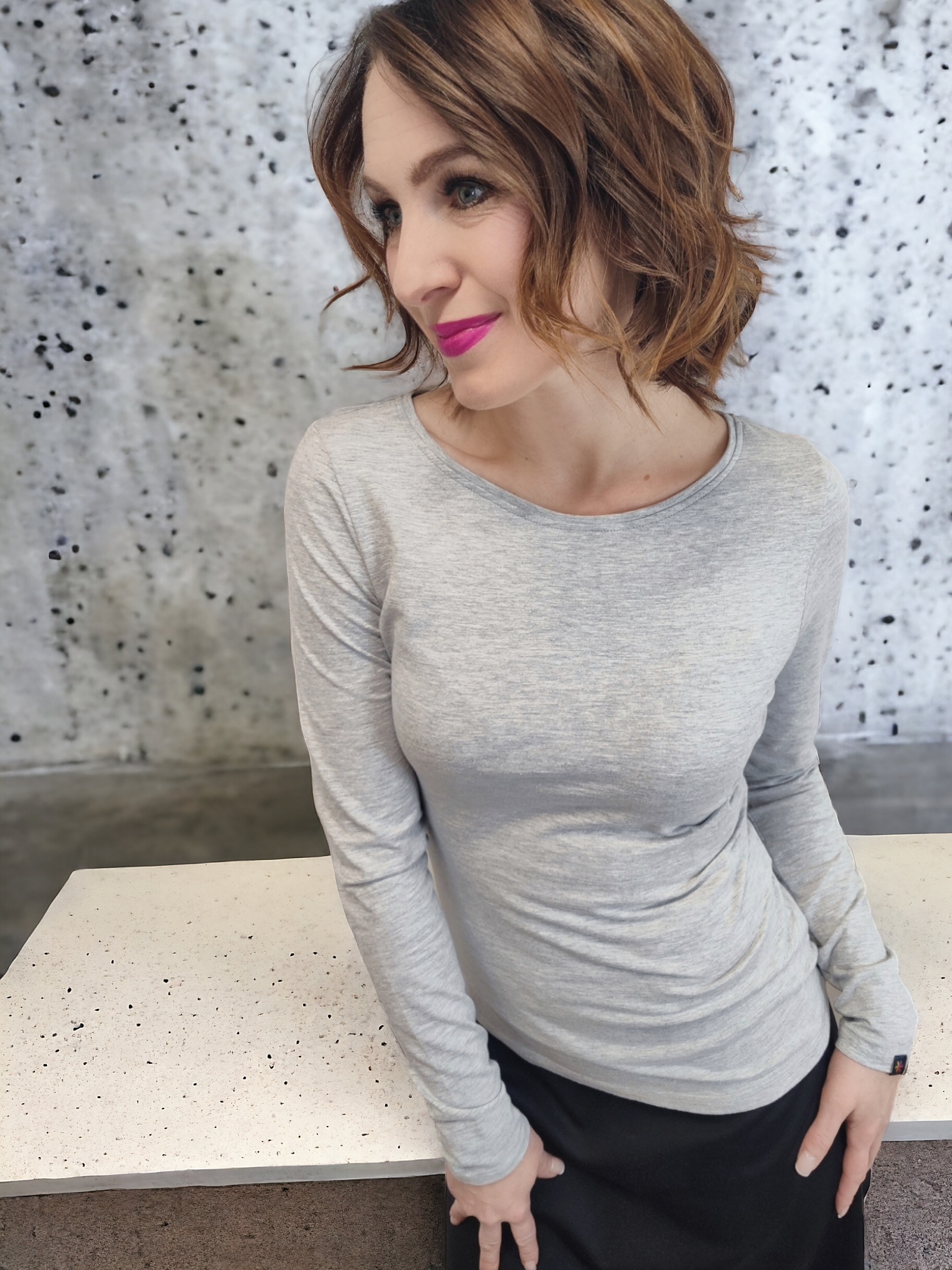 šedé tričko s dlouhými rukávy česká výroba